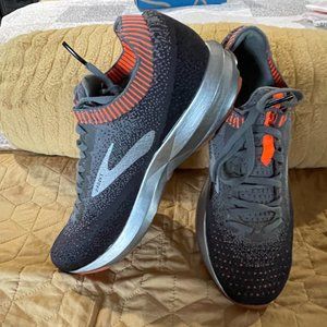 Brooks Levitate 2 Men's - Size 8 (Women's Size 9.5)